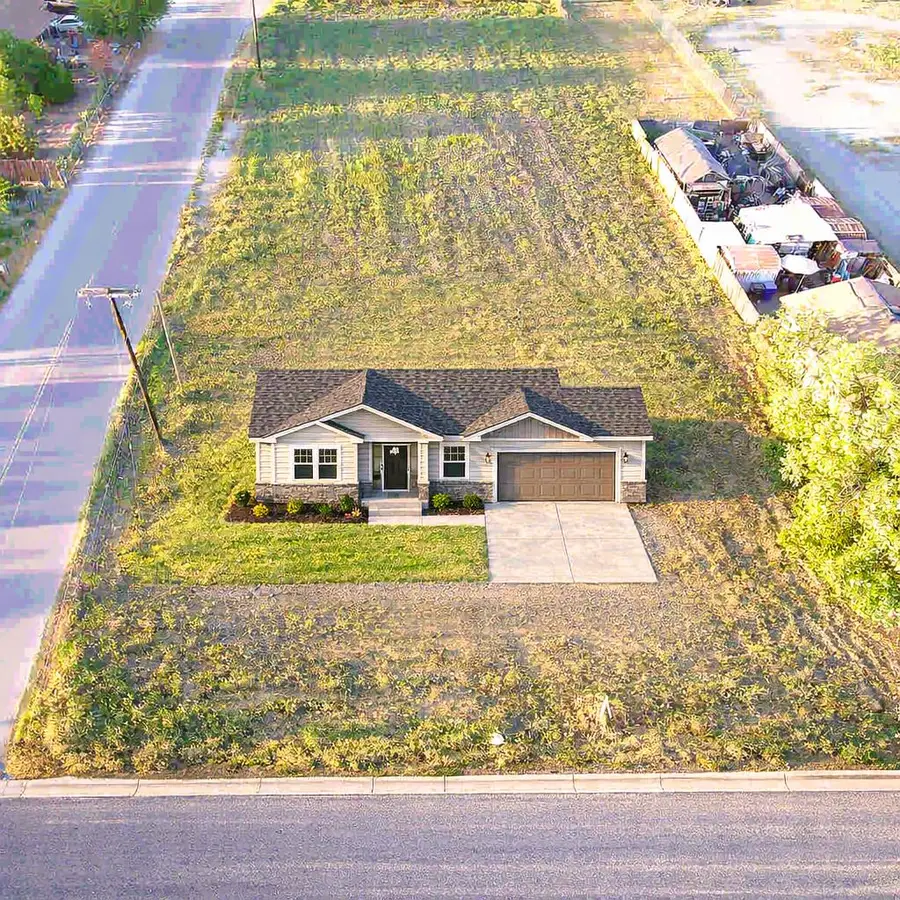 2744 Sherman Avenue, Corcoran, CA 93212 - #2