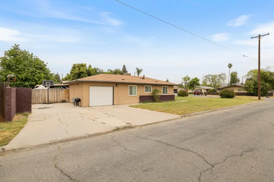 4715 E Princeton Avenue, Fresno, CA 93703 - #2