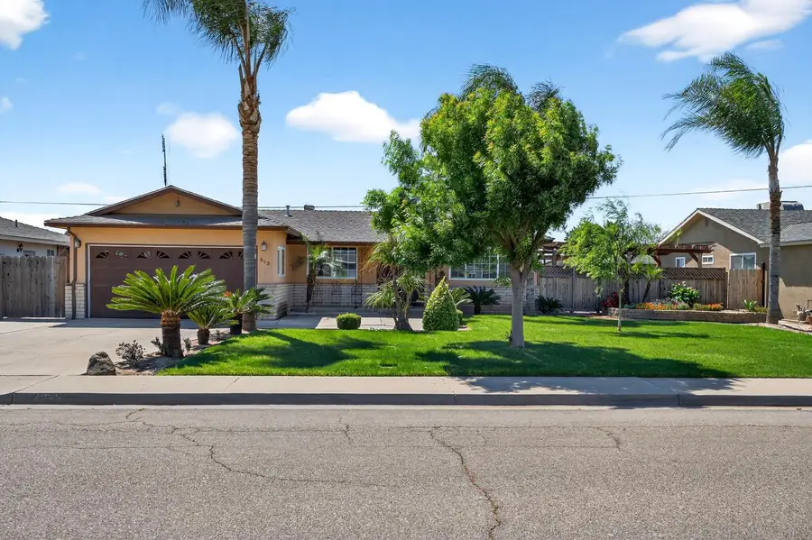 613 E Spruce Avenue, Lemoore, CA 93245 - #3