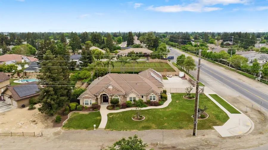 1928 S Shirk Road, Visalia, CA 93277 - #2