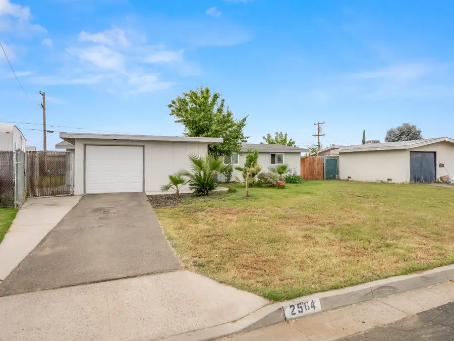 2564 Crescent Avenue, Clovis, CA 93612 - #3