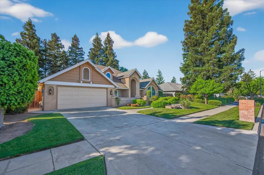 1425 E Decatur Avenue, Fresno, CA 93720 - #3