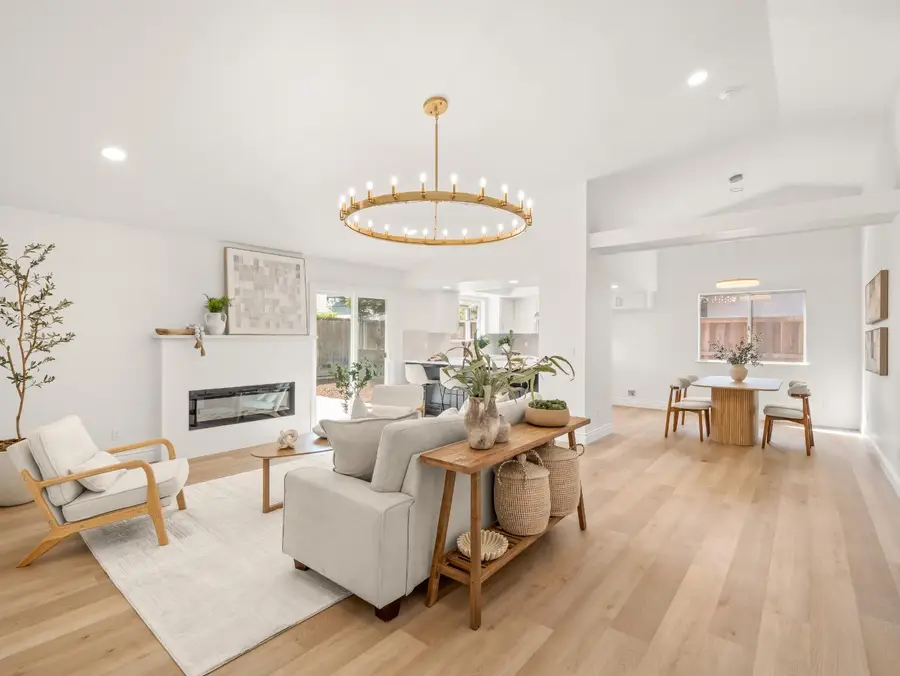 1115 W Minarets Avenue, Fresno, CA 93650 - #3