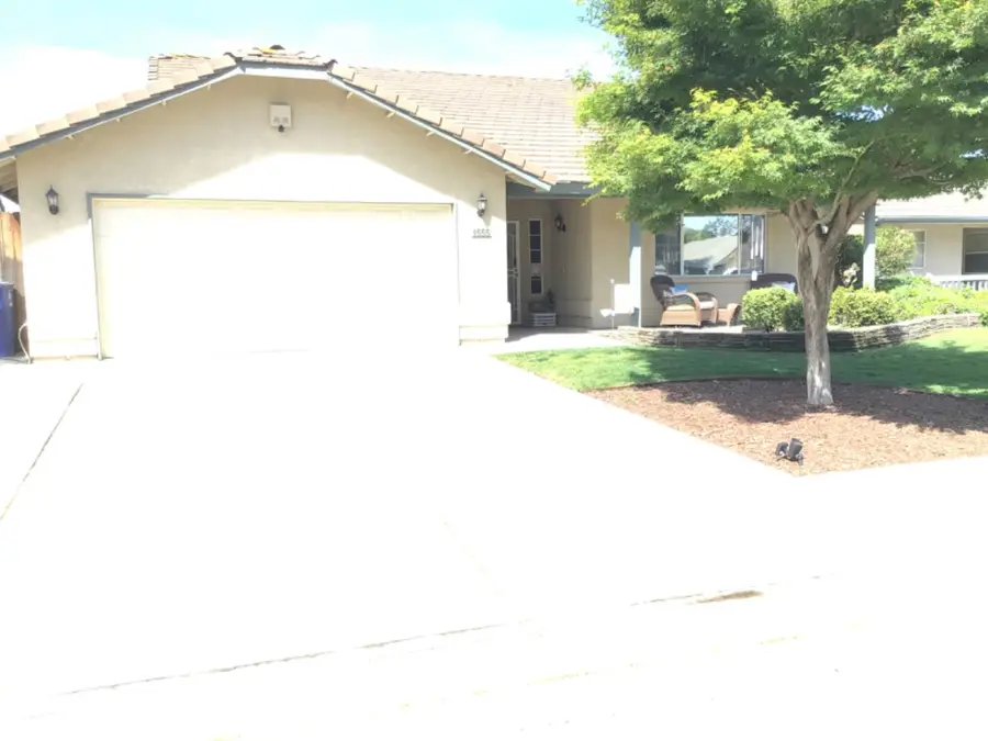 1555 Morgan Drive, Kingsburg, CA 93631 - #3