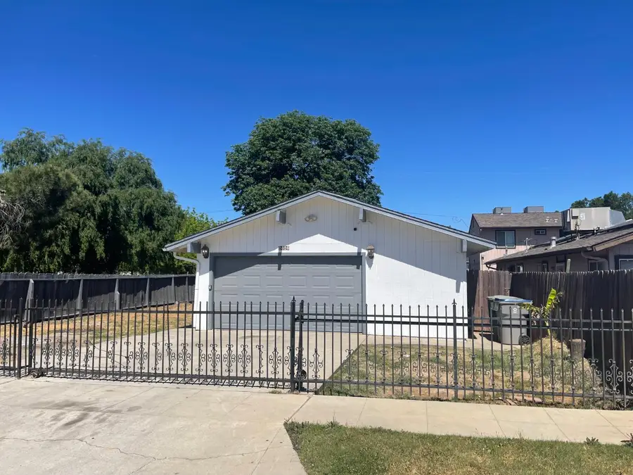 2626 W Garland Avenue, Fresno, CA 93705 - #3