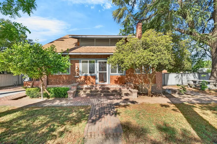 751 S 3rd Street, Kerman, CA 93630 - #2