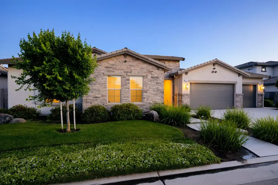 3636 Elberta Circle, Dinuba, CA 93618 - #3