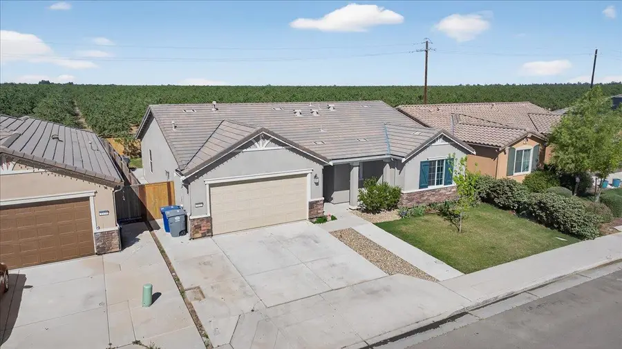 1442 Encantada Avenue, Madera, CA 93637 - #2