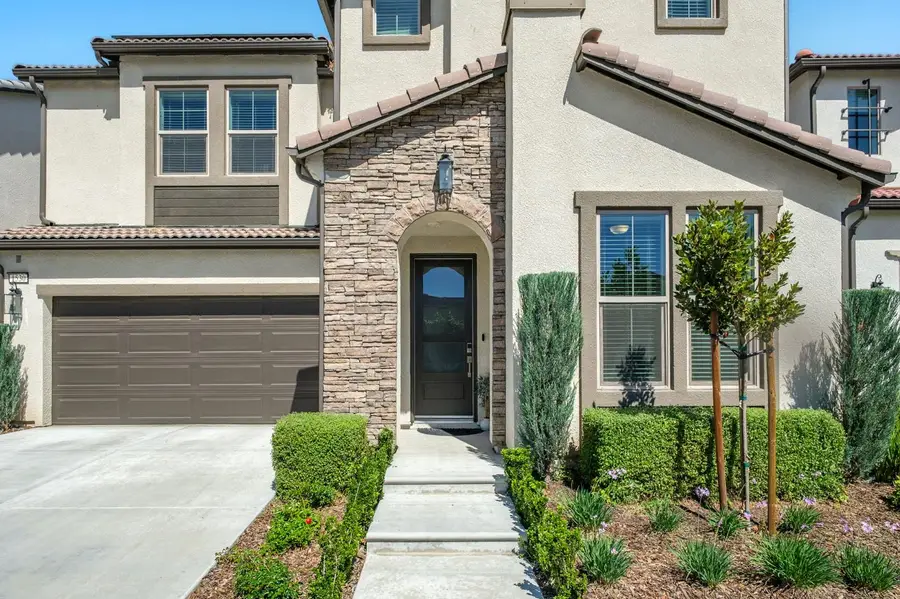 1530 E Via Lupino Drive, Fresno, CA 93730 - #3