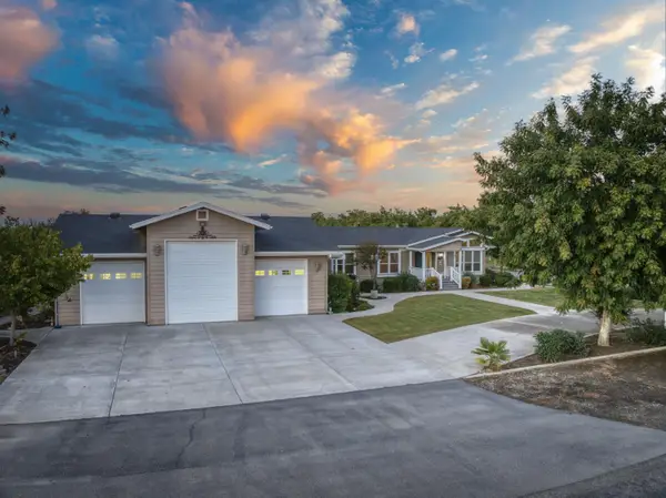 8646 Cairo, Laton, CA 93242