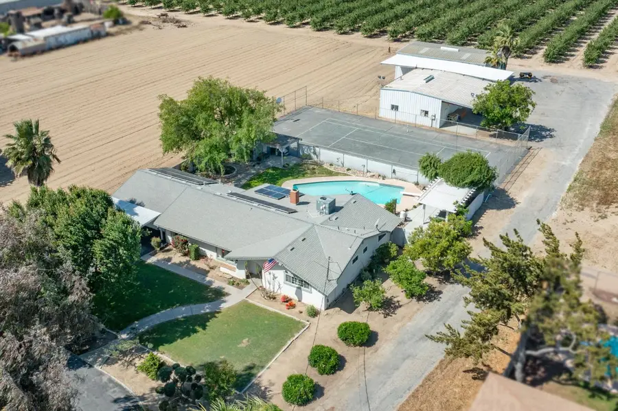 8519 S Orange Avenue, Fresno, CA 93725 - #2