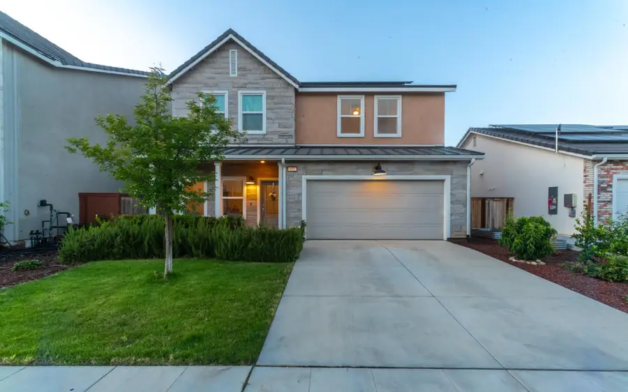 951 Kelso Avenue, Clovis, CA 93619 - #3