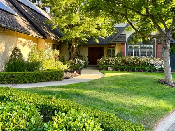 2555 W Bluff Avenue #142, Fresno, CA 93711