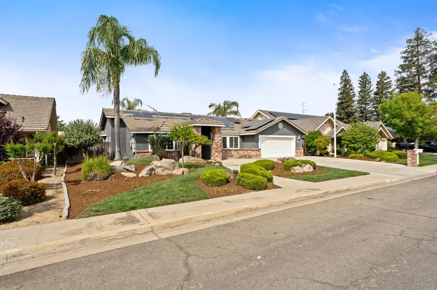 2371 Sophia Lane, Kingsburg, CA 93631 - #2