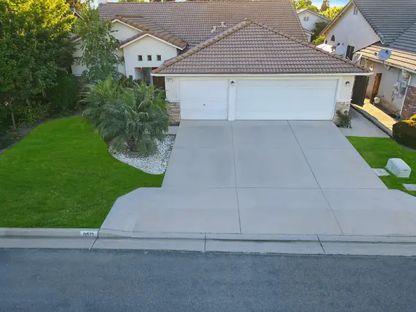 8613 N Whitney Avenue, Fresno, CA 93720