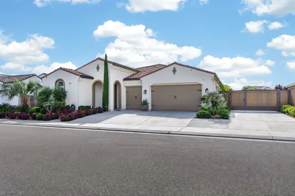 1462 N Twinberry Avenue, Clovis, CA 93619