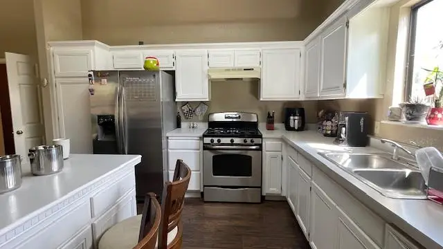 1728 Saltbrush Avenue, Coalinga, CA 93210 - #3