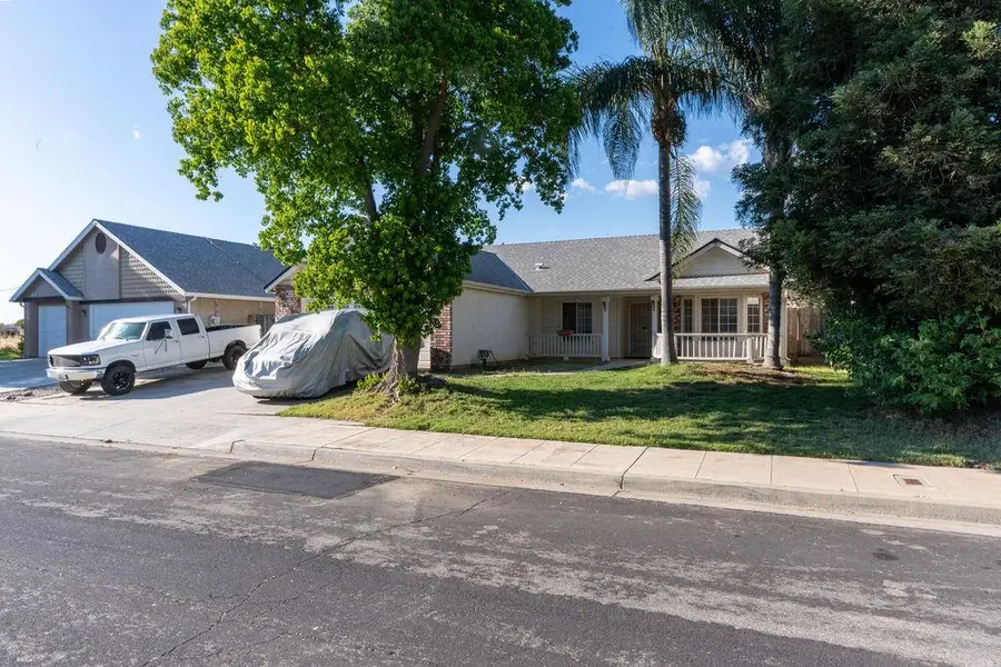 2315 Magill Avenue, Clovis, CA 93611 - #2