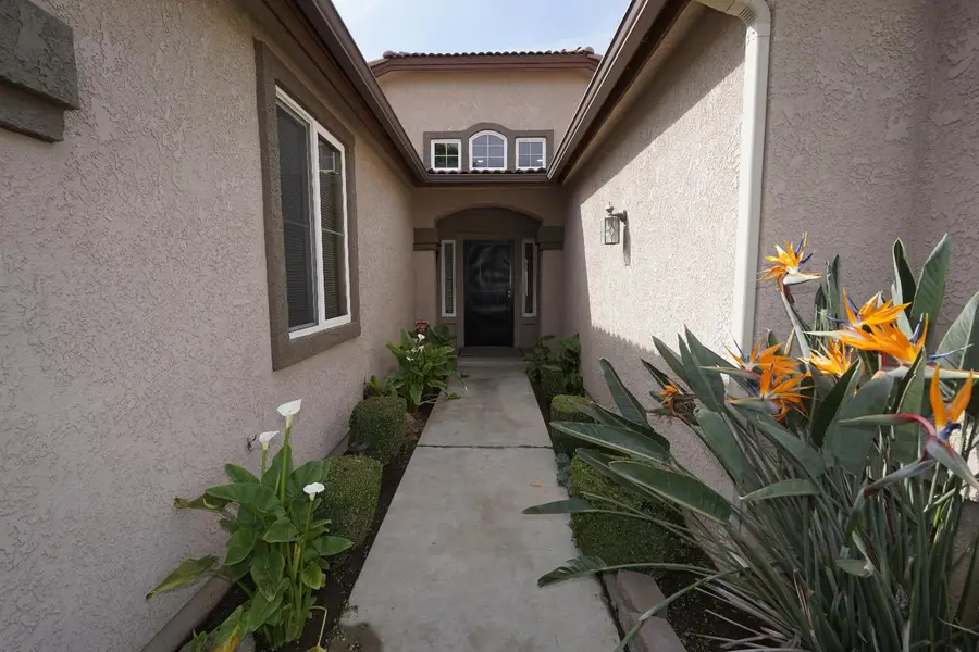 5919 W Chennault Avenue, Fresno, CA 93722 - #3