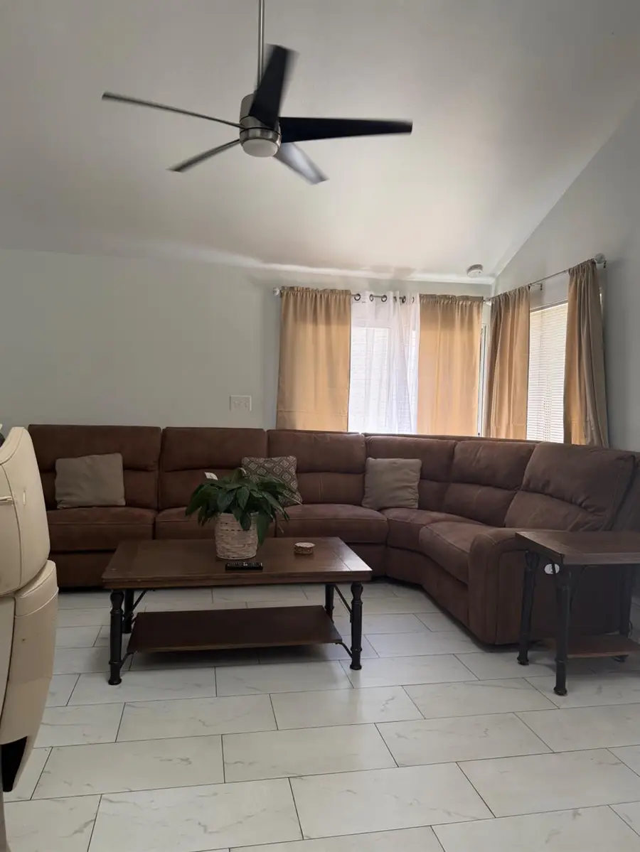 2778 N Selland Avenue, Fresno, CA 93722 - #3