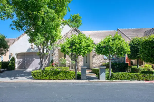 69 W Powers Avenue, Clovis, CA 93619