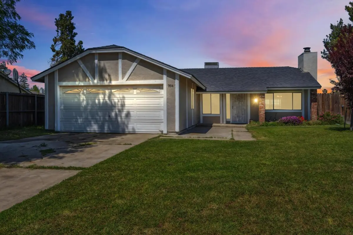 704 Rosehill Drive, Chowchilla, CA 93610 - #1