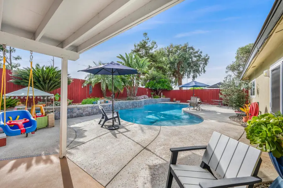 2819 W Indianapolis Avenue, Fresno, CA 93705 - #3