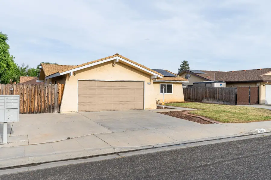 3725 Eddy Avenue, Clovis, CA 93612 - #2