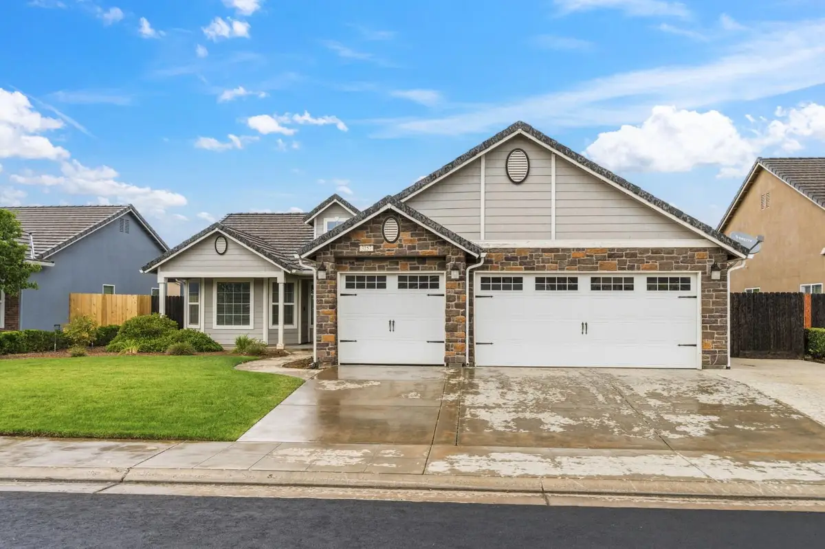 3157 Twain Avenue, Clovis, CA 93619 - #1