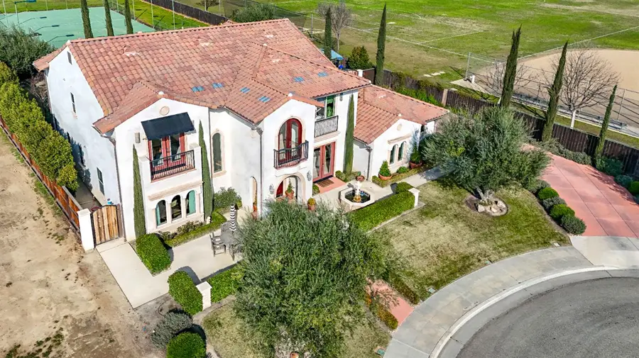 2564 E Sarazen, Fresno, CA 93730 - #2