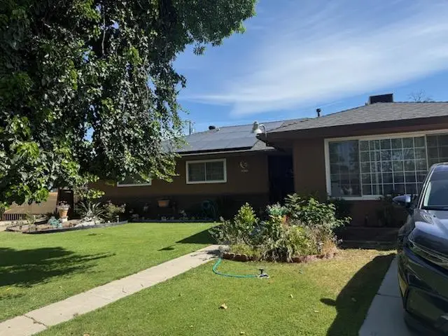 2430 N Rowell Avenue, Fresno, CA 93703 - #1