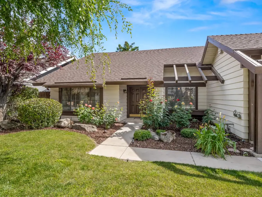 941 E Cromwell, Fresno, CA 93720 - #3