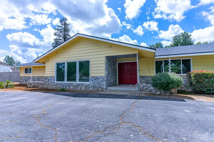 5454 E Butler Avenue, Fresno, CA 93727 - #3