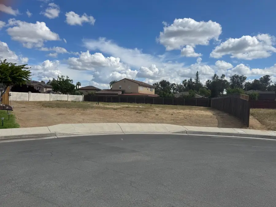 3045 W Tuolumne Street, Fresno, CA 93706 - #2