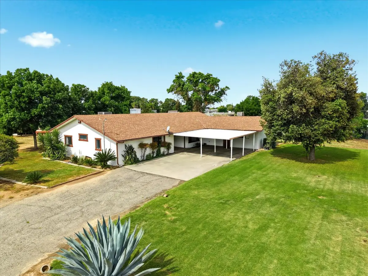 2411 N Ring Avenue, Fresno, CA 93723 - #1