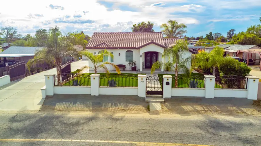 1435 N Valentine Avenue, Fresno, CA 93722 - #2