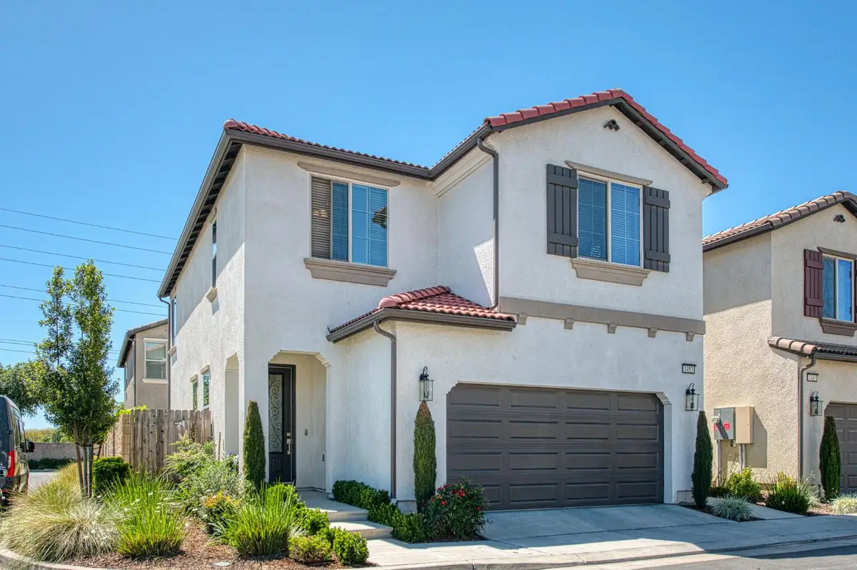 1453 E Via Viola Way, Fresno, CA 93730 - #1