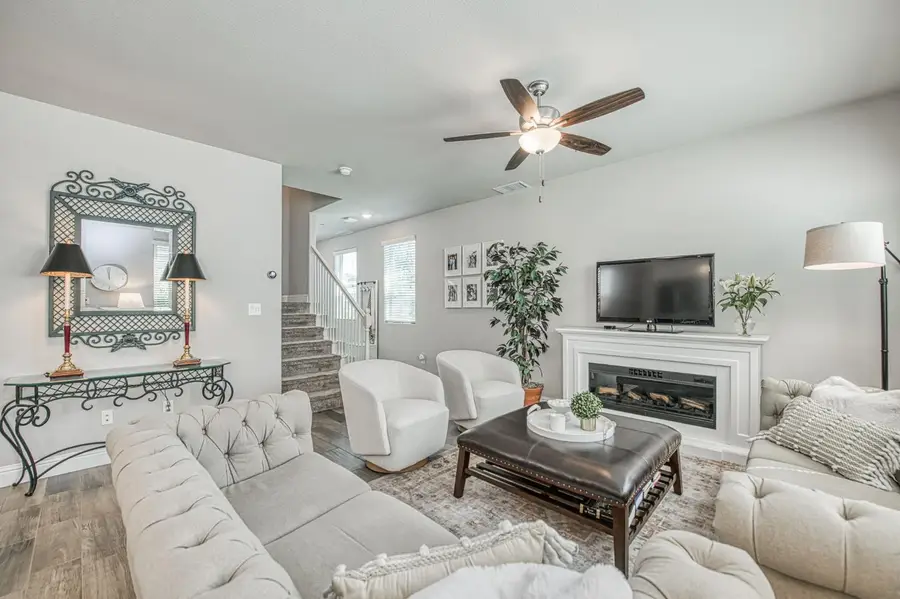 1453 E Via Viola Way, Fresno, CA 93730 - #2