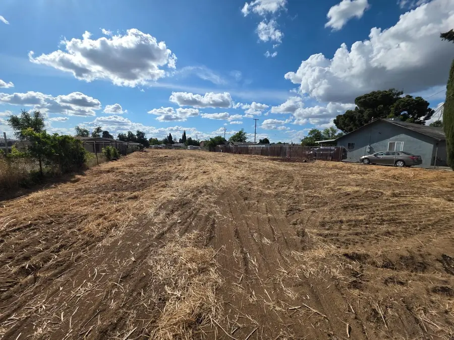 2074 S Hayston Avenue, Fresno, CA 93702 - #2
