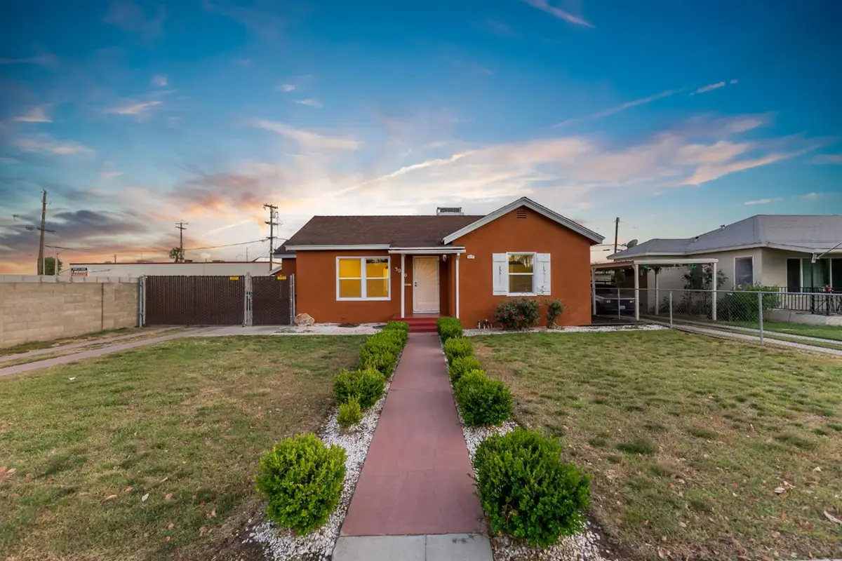 3070 E Peralta Way, Fresno, CA 93703 - #1