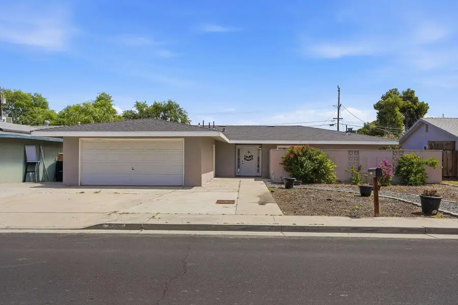 110 W Hazelwood Drive, Lemoore, CA 93245 - #2