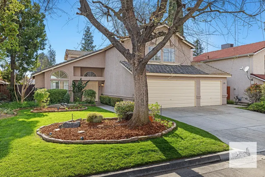 805 E Buckhill Road, Fresno, CA 93720 - #2