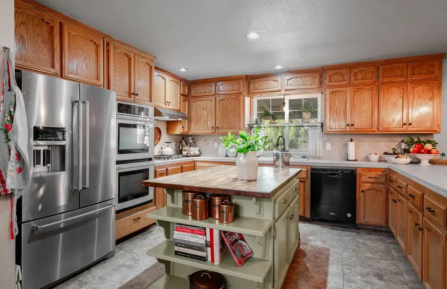 22052 Melrose Court, Madera, CA 93638 - #2