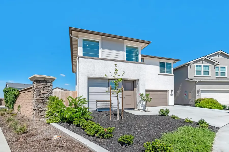 3049 N Dudley Street, Visalia, CA 93291 - #2