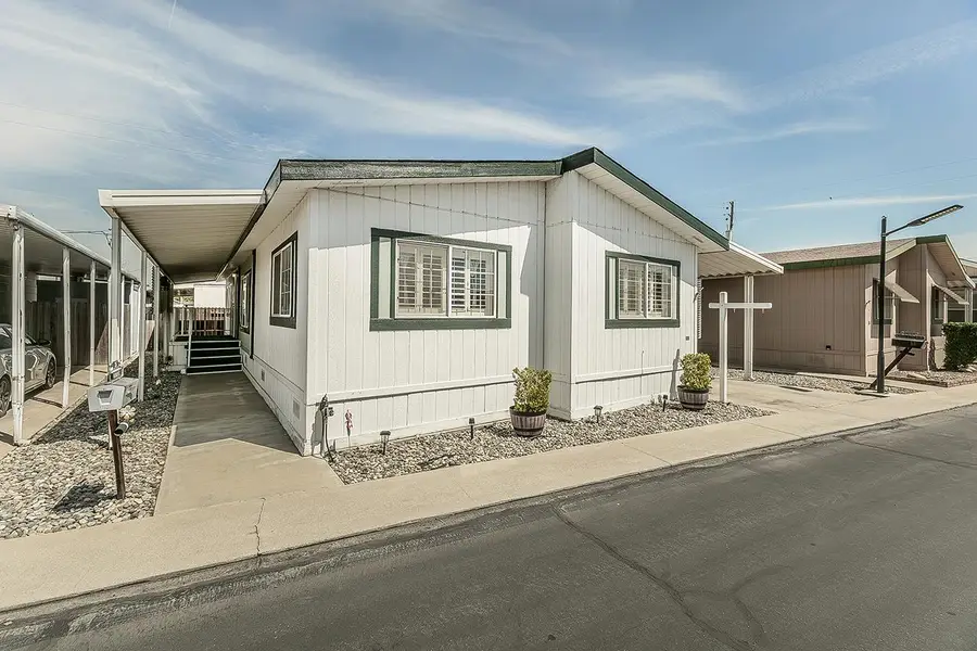 1551 6th Ave #35, Kingsburg, CA 93631 - #2