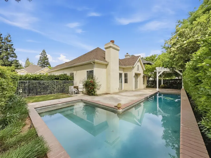 6624 N Wembley Drive, Fresno, CA 93711 - #2