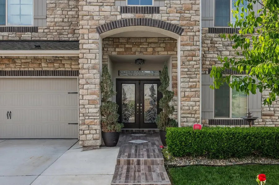 5355 W Hammond Avenue, Fresno, CA 93722 - #2