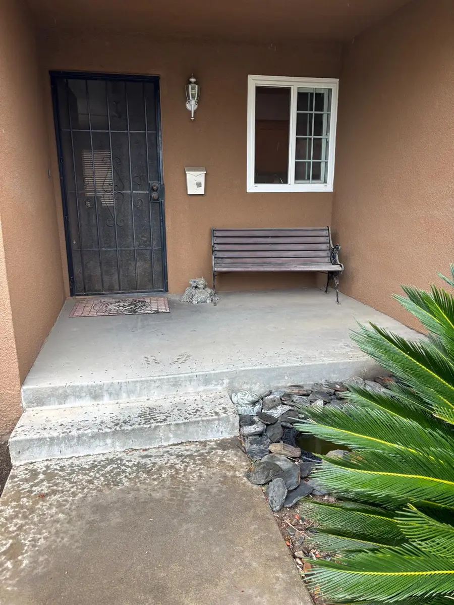 295 W Swift Avenue, Clovis, CA 93612 - #2