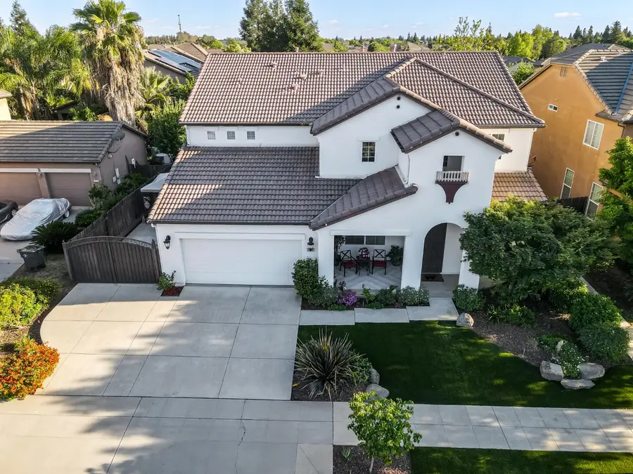 3046 Indianapolis Avenue, Clovis, CA 93619 - #2