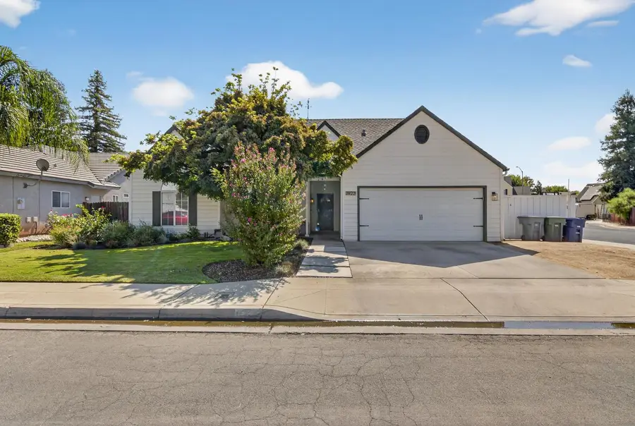 1922 Los Altos Avenue, Clovis, CA 93611 - #2